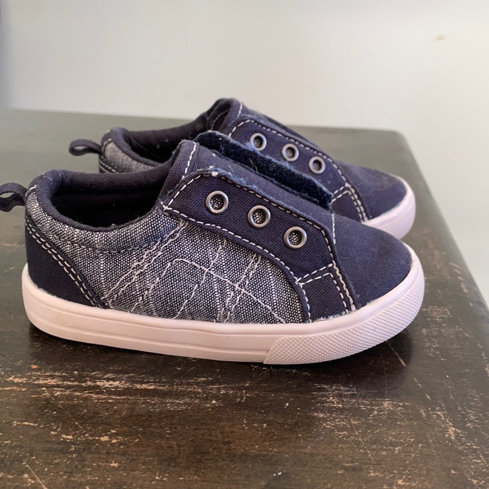 Boys size 5 slip on shoes